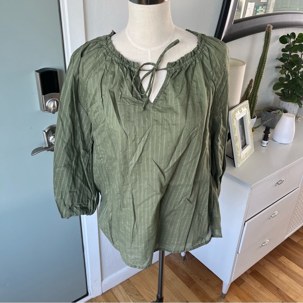 Old Navy top